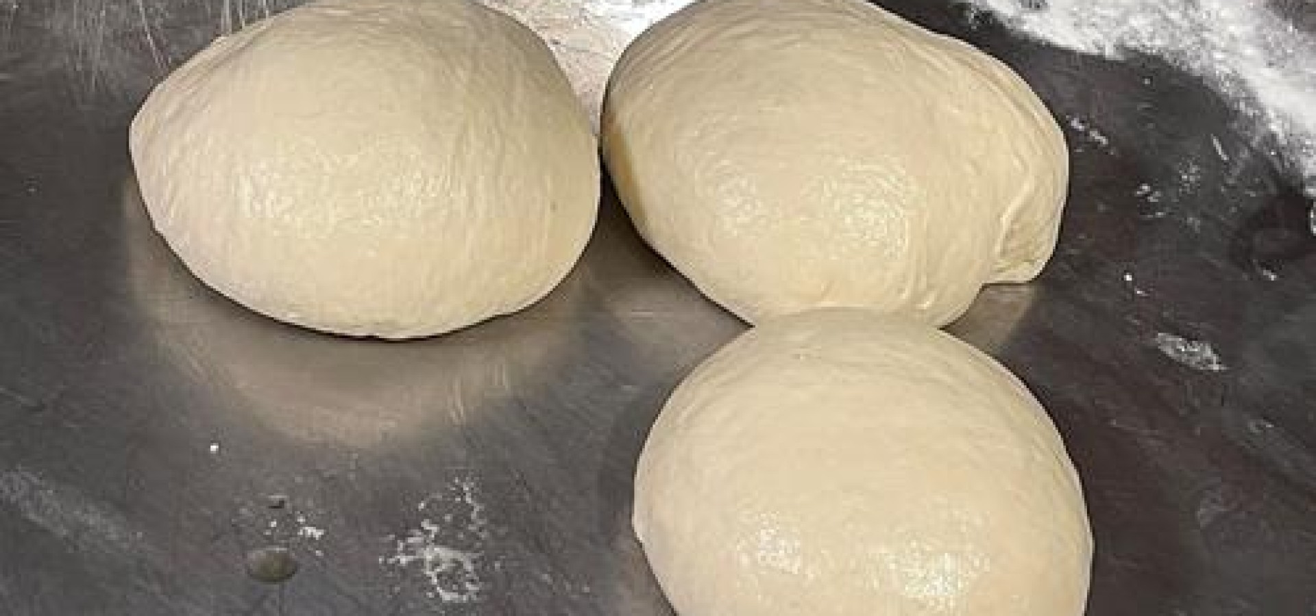 Ζύμη Πίτσας με προζύμι…είναι ακόμα πιο ελαστική